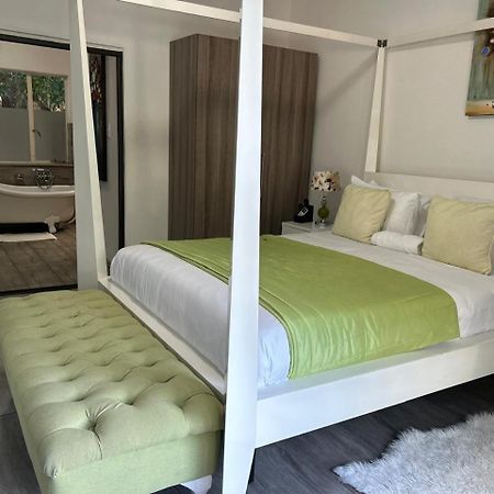 Calla Lily Guesthouse Mbombela Ngoại thất bức ảnh