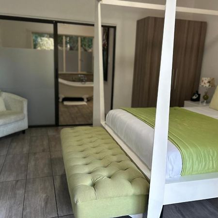 Calla Lily Guesthouse Mbombela Ngoại thất bức ảnh