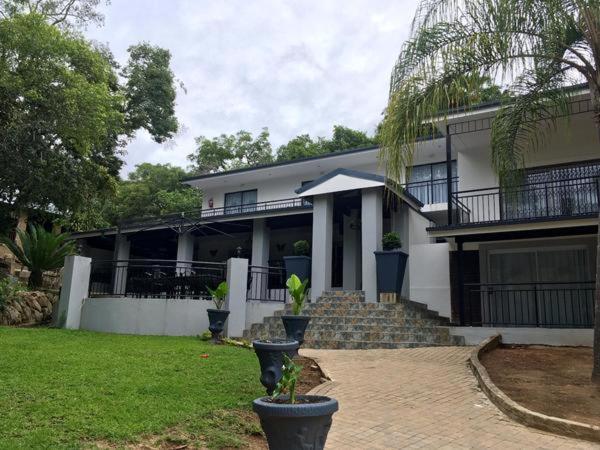 Calla Lily Guesthouse Mbombela Ngoại thất bức ảnh