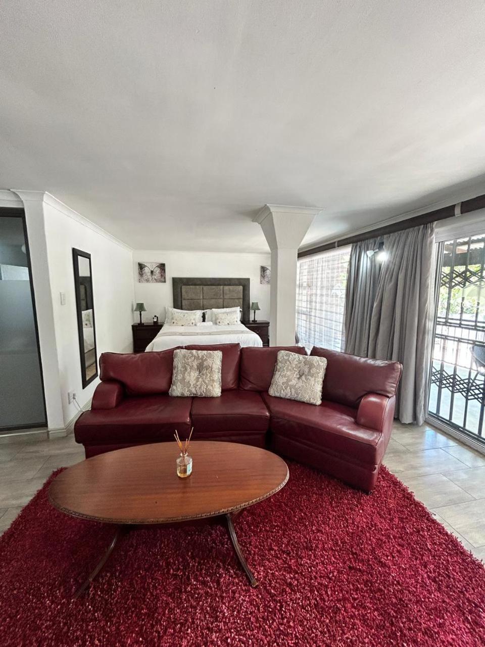 Calla Lily Guesthouse Mbombela Ngoại thất bức ảnh