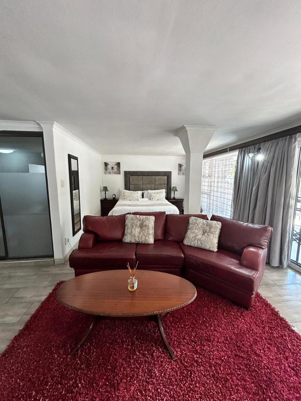 Calla Lily Guesthouse Mbombela Ngoại thất bức ảnh