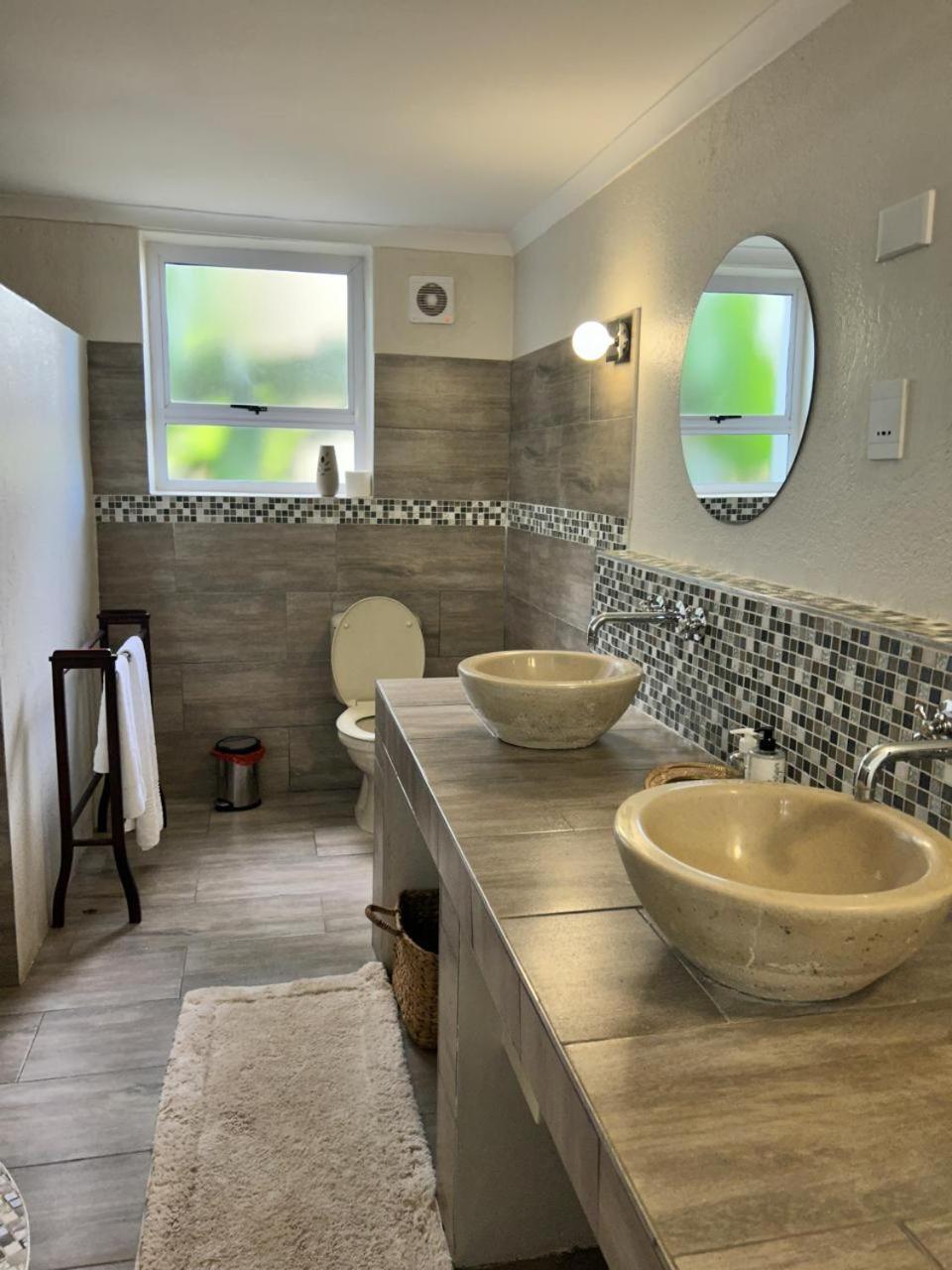 Calla Lily Guesthouse Mbombela Ngoại thất bức ảnh