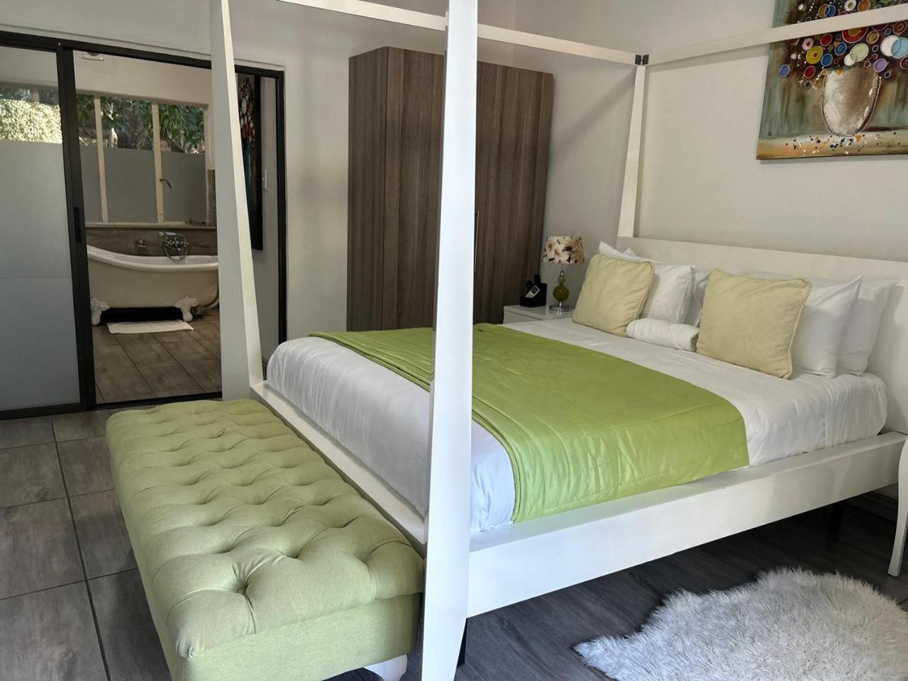 Calla Lily Guesthouse Mbombela Ngoại thất bức ảnh