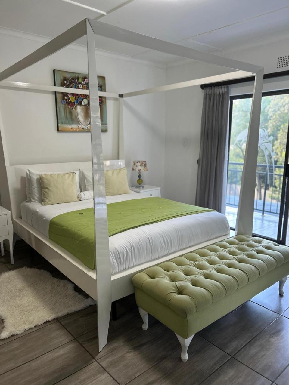 Calla Lily Guesthouse Mbombela Ngoại thất bức ảnh