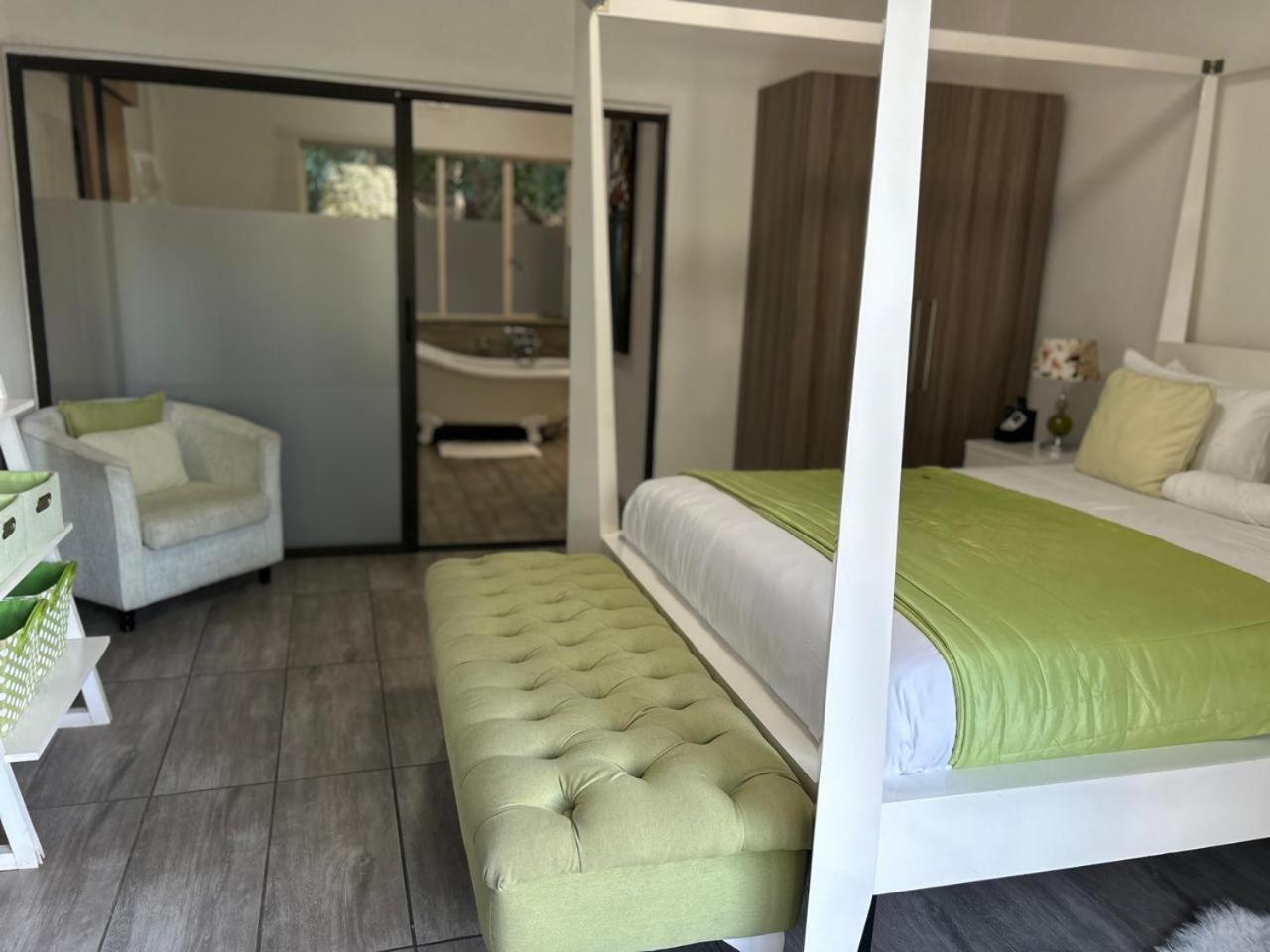 Calla Lily Guesthouse Mbombela Ngoại thất bức ảnh