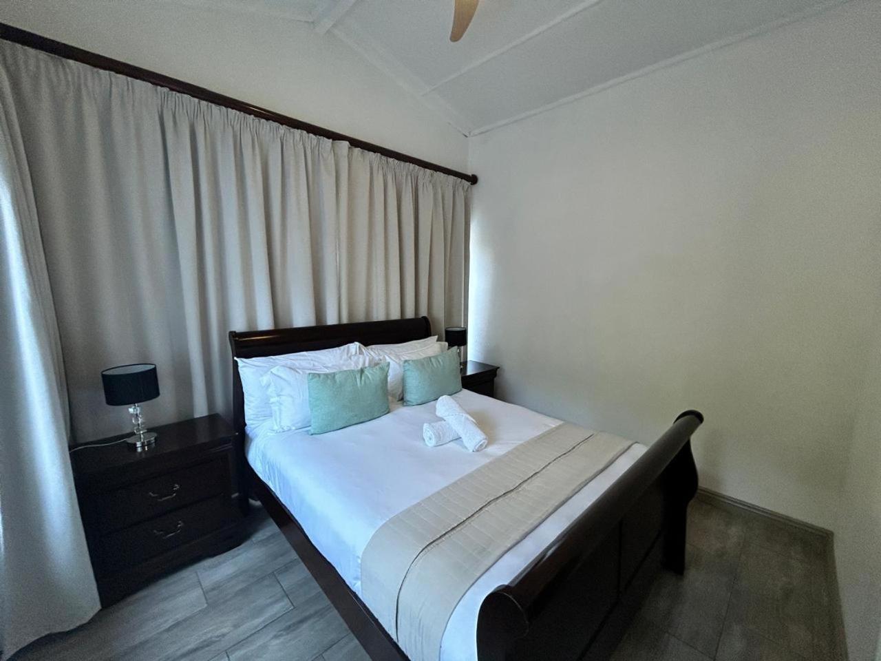 Calla Lily Guesthouse Mbombela Ngoại thất bức ảnh