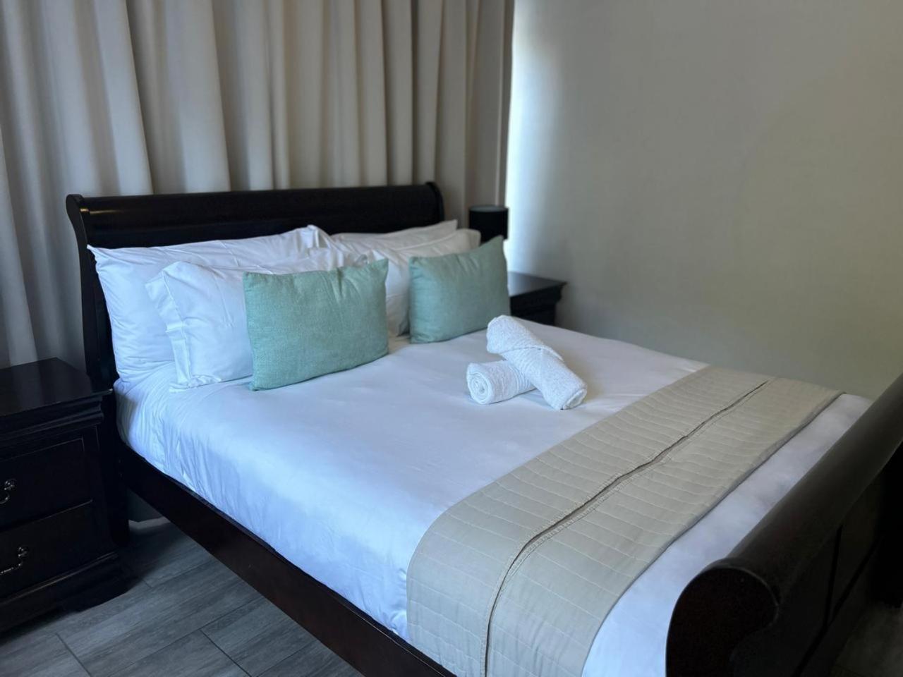 Calla Lily Guesthouse Mbombela Ngoại thất bức ảnh