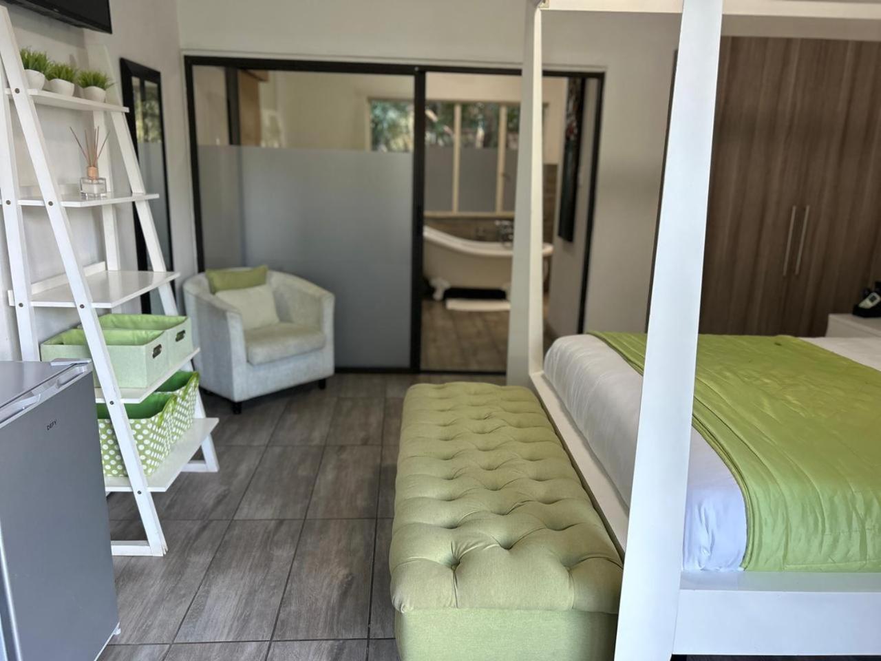 Calla Lily Guesthouse Mbombela Ngoại thất bức ảnh