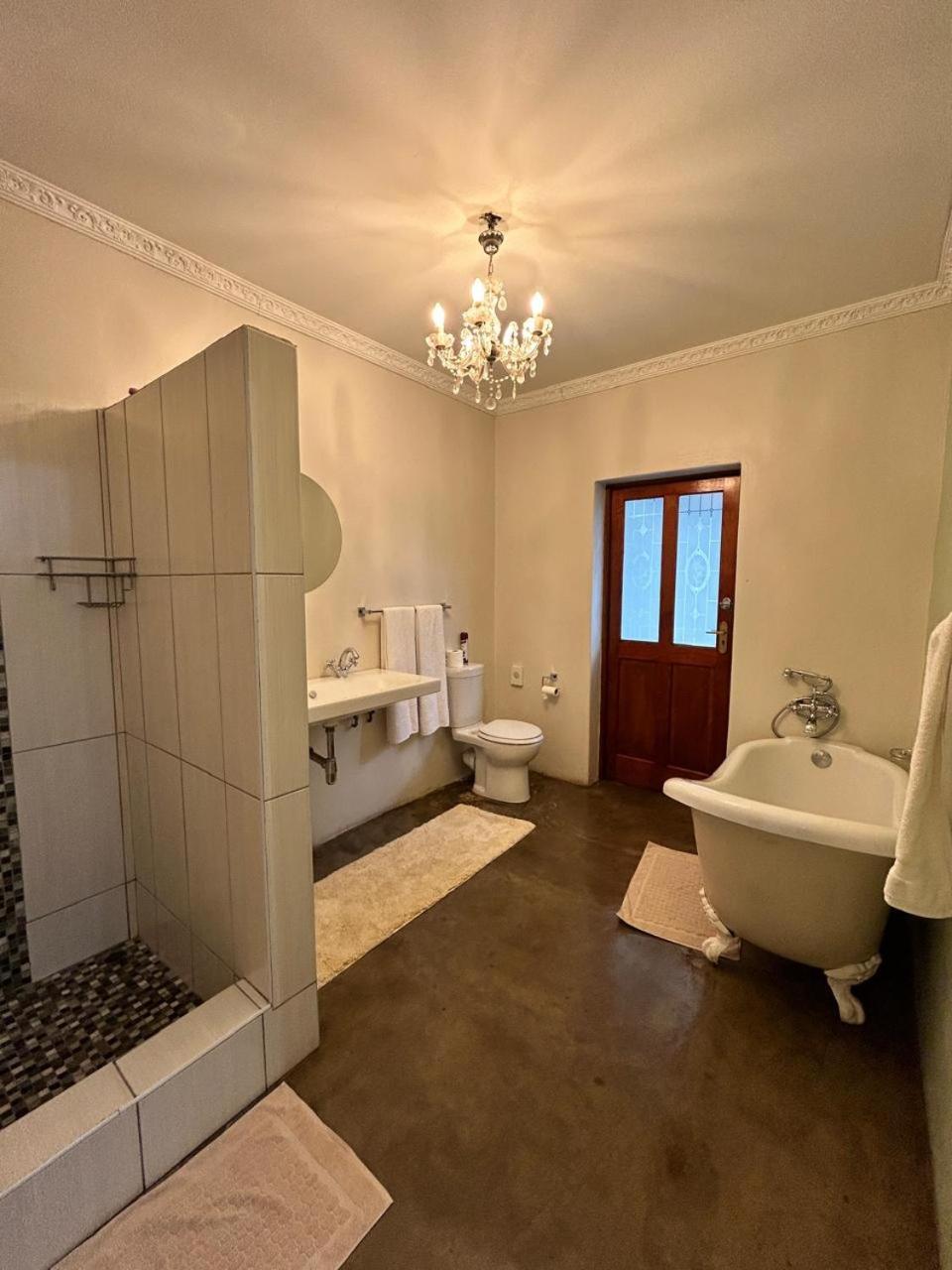 Calla Lily Guesthouse Mbombela Ngoại thất bức ảnh
